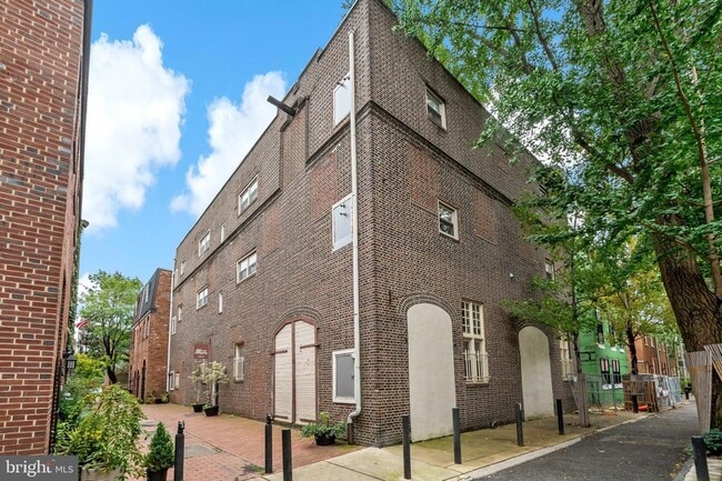 Building Photo - 1214-16 Waverly Walk Unit 102 Rental