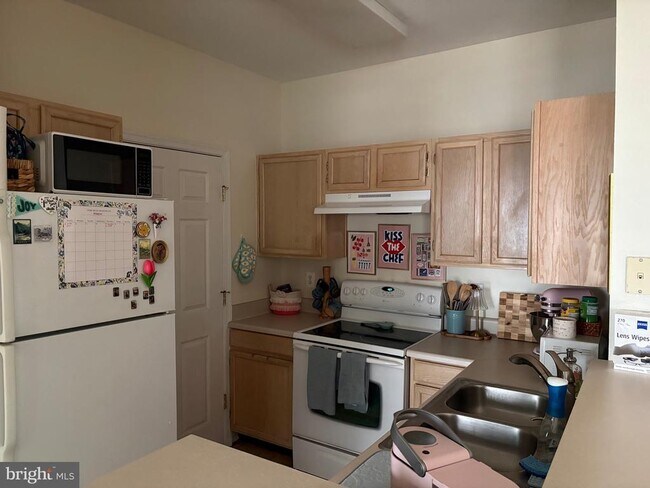 Photo - 1571 Spring Gate Dr.