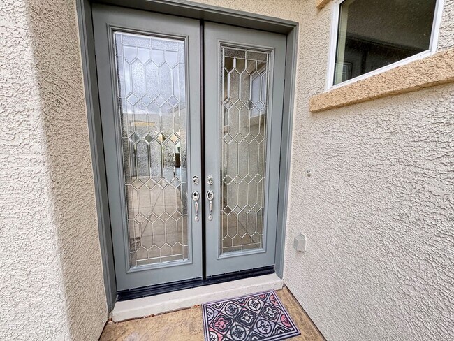 Photo - Spacious 4 Bedroom Home with Private Pool!