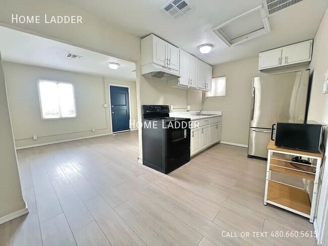 Building Photo - 927 S 35th Ave Unit 1