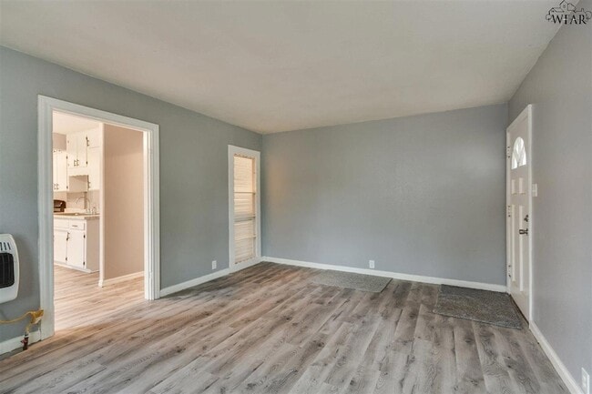 Photo - 523 W Inwood Dr