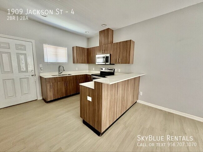 1909 Jackson St Unit 4