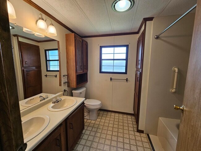 Photo - 3 Singleton Dr