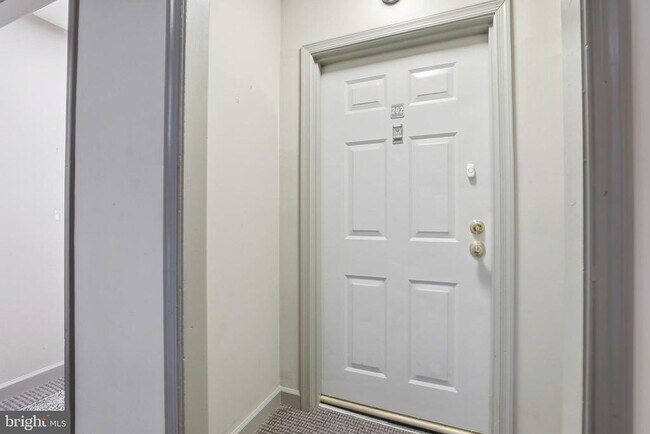 Photo - 20309 Beaconfield Terrace Unit 20309