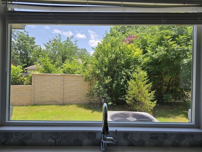 Photo - 2105 Tiger Trail Unidad 702