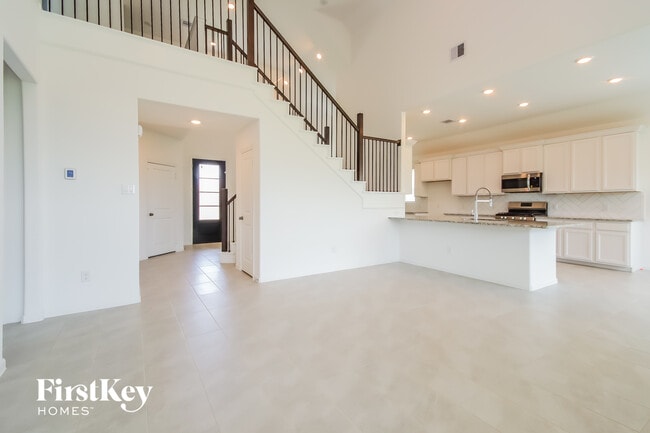 Photo - 9451 Vis Fls Trce