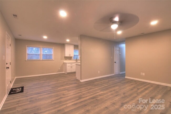 Photo - 1024 Sharon Dr