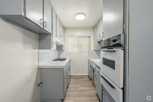 2BR, 2BA - 842SF - Kitchen - The Burbank Towers