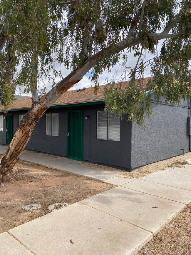 Building Photo - 2903 E Wier Ave Unit #1 Rental