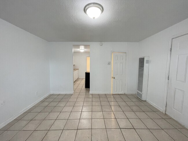 Photo - 7723 Molinos Ave