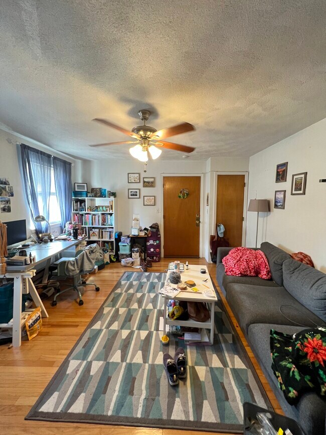 Photo - 190 Holland St Unidad #3A