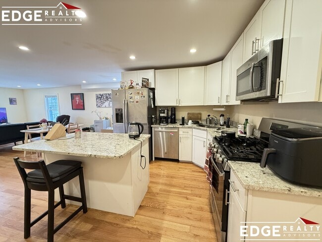 Photo - 11 Higgins St