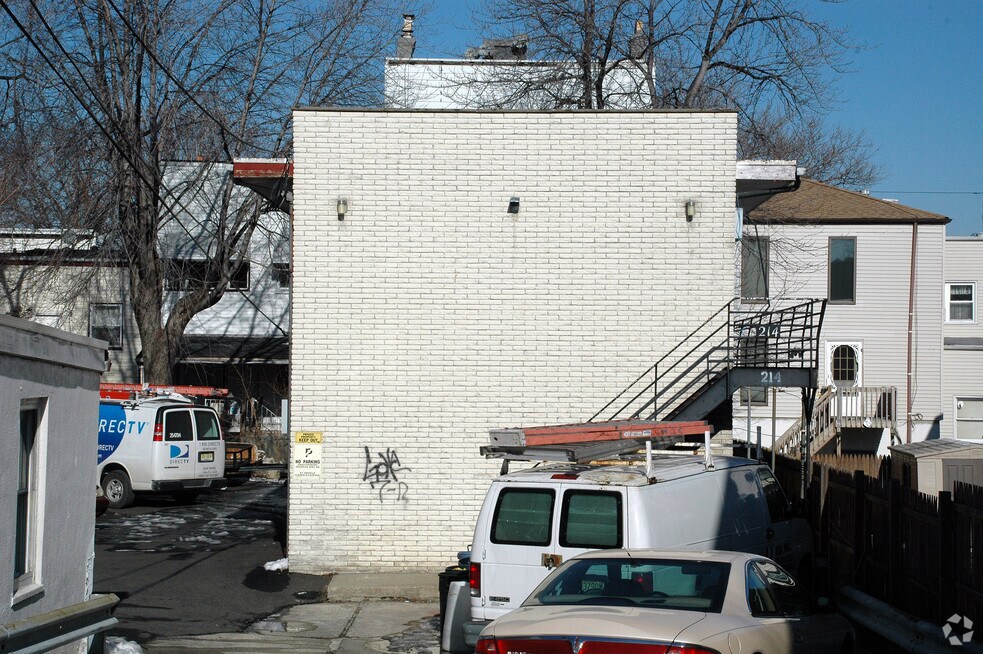 214 68th St