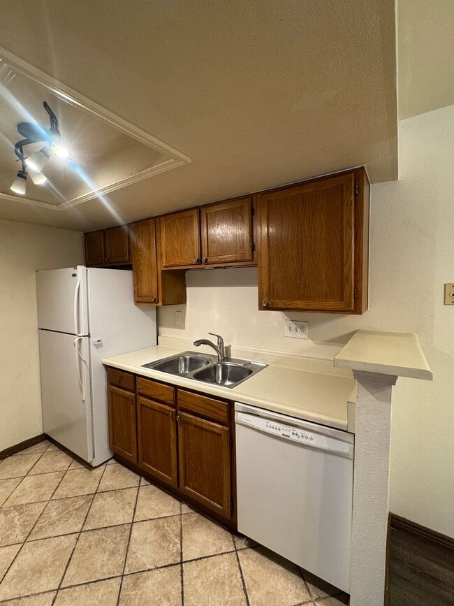 Photo - Spacious 2-bedroom Condo-Ground level! Unit 22-101