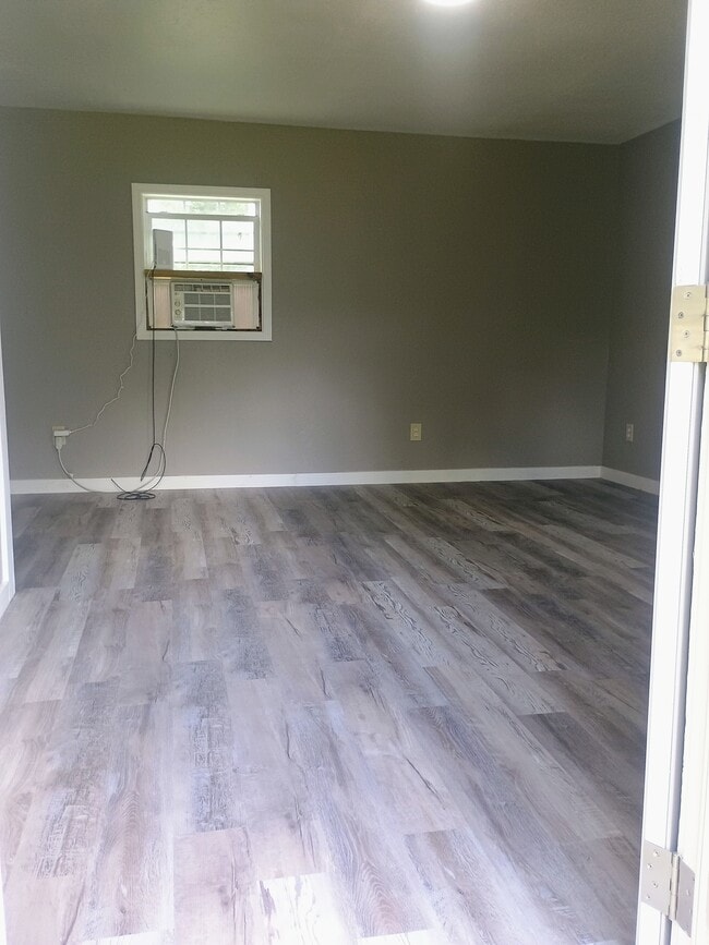 Photo - 690 County Road 40 W Unidad Cabin 1