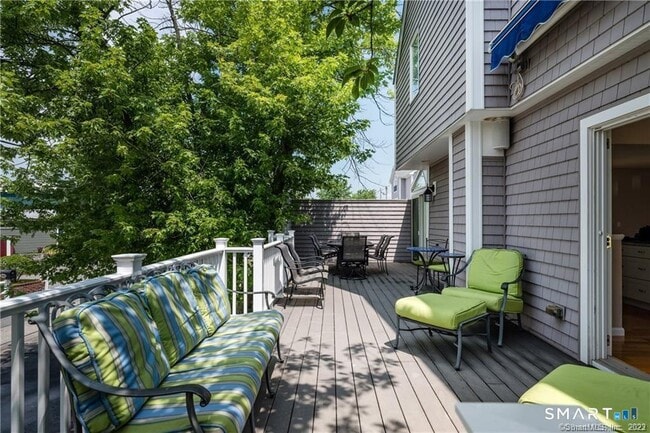 Photo - 6 Leeway Dr