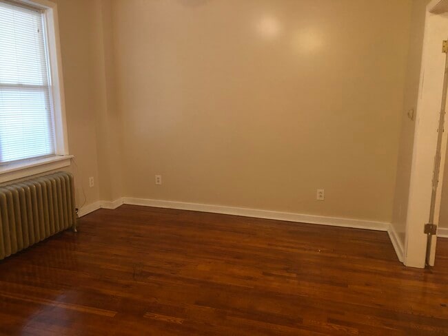 560 Park Ave Unit 560-1