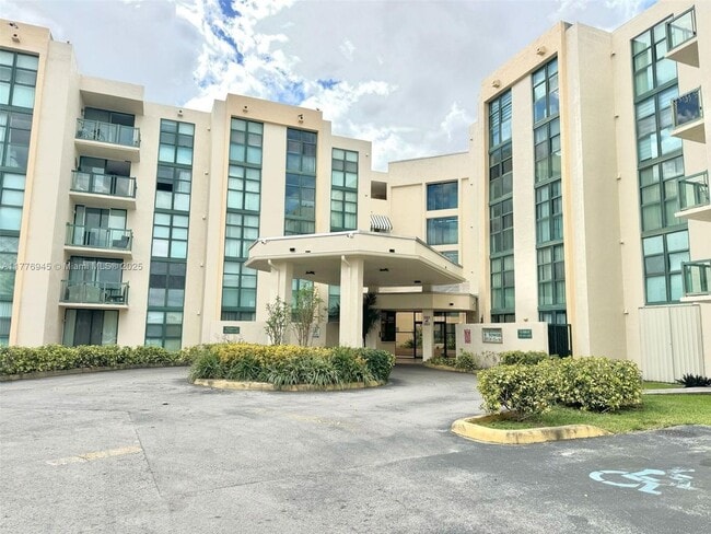 Building Photo - 2055 SW 122nd Ave Unit 220-220 Rental