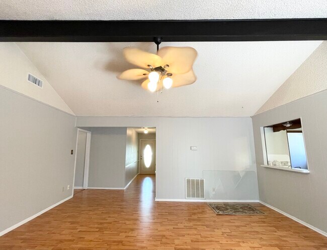 Photo - 819 S 5th St