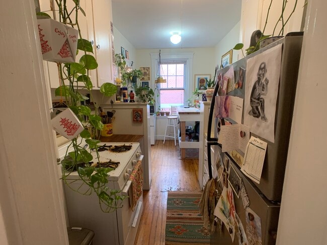 Photo - 1945 Commonwealth Ave Unidad 6