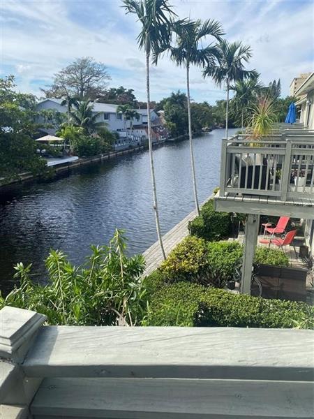 Building Photo - 578 NE 20th St Unit 16E