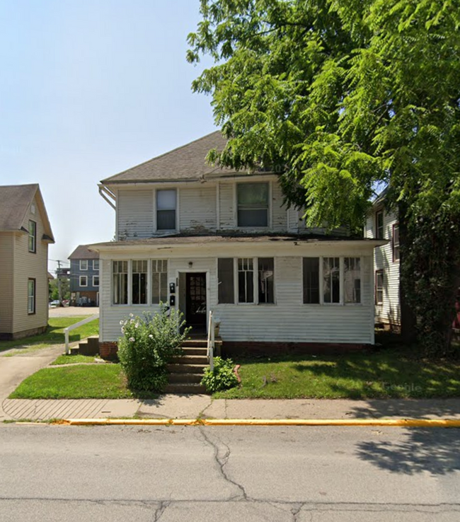Building Photo - 121 Unit 2 Rental
