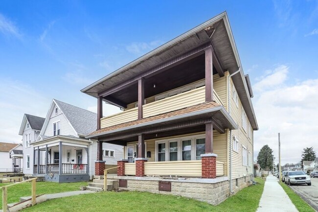 Photo - 327-329 N Shaffer Street