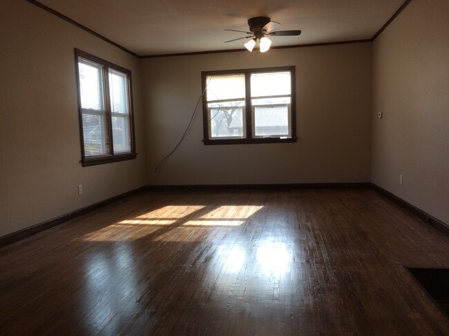 Building Photo - 505 S Race