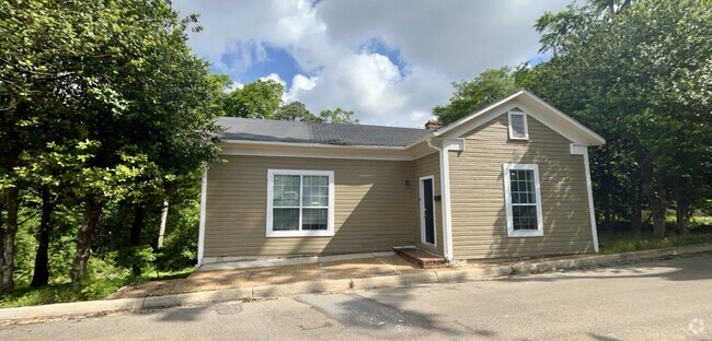 Building Photo - 821 7th Ave N Rental