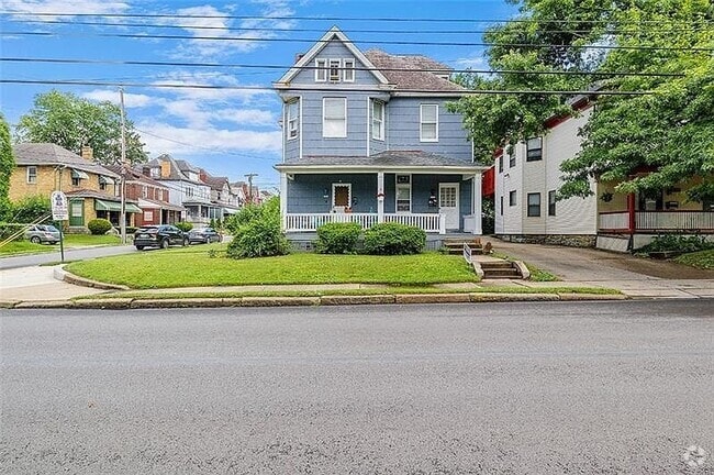 Building Photo - 1960 Crafton Blvd Unit #2 Rental