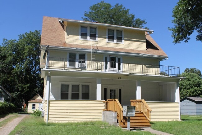 Photo - 20 N Willow St