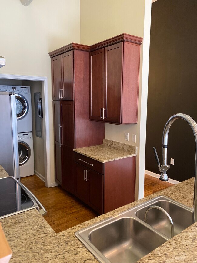 Photo - 48 E Walnut St