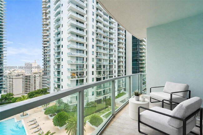 Photo - 1060 Brickell Ave Unidad 2013