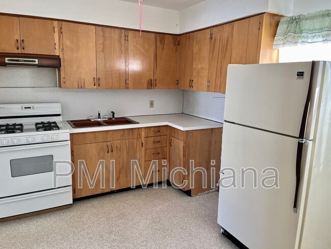 Photo - 909 W Donaldson Ave