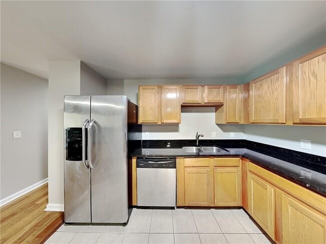 Photo - 1020 Camelot Dr