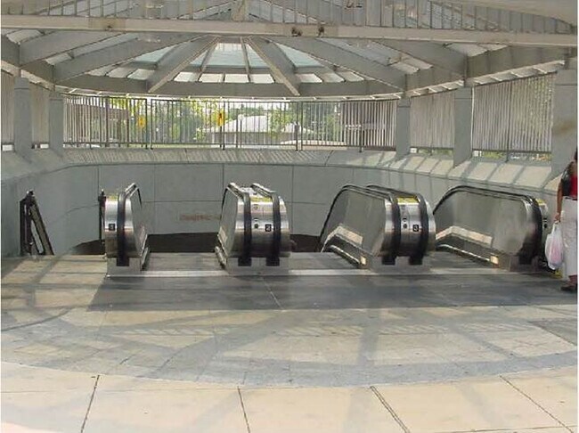 Photo - 1215 Savannah St SE