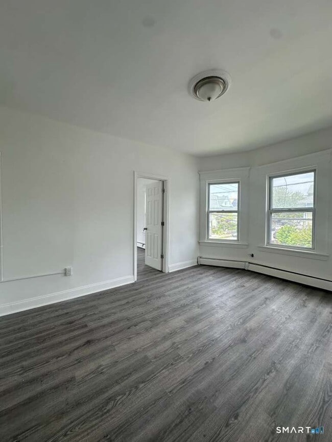 Photo - 690 William St Unit 2