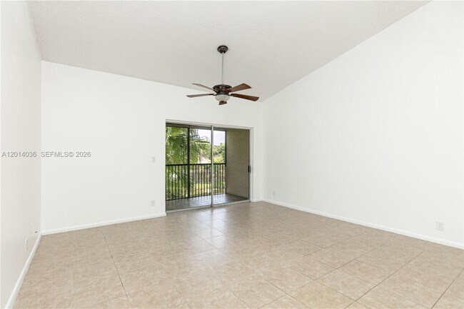 717 Gardens Dr Unit 201