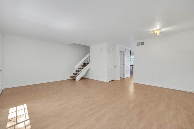 3926 Oak Villa Cir