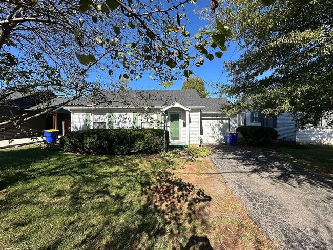 Photo - 809 Nutwood St