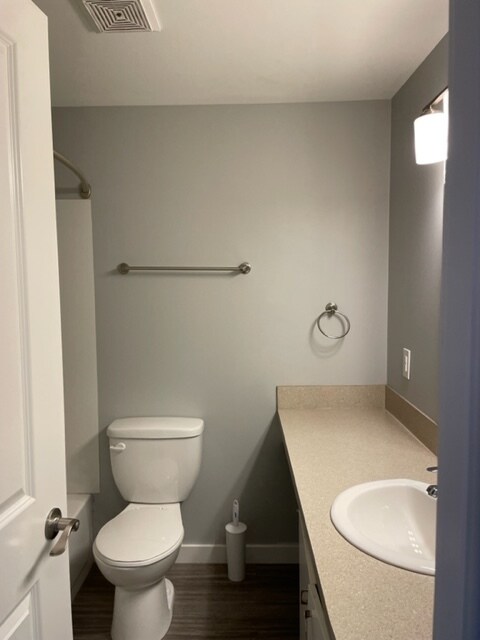 Photo - 2210 Angus St