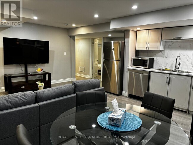 Photo - 11 Overholt Dr