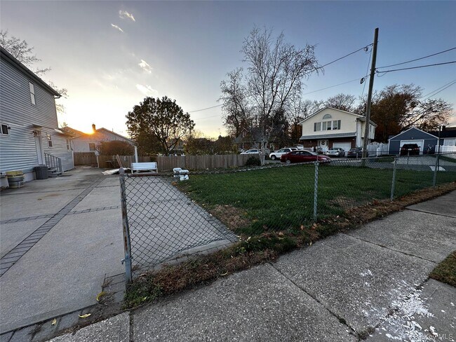 Photo - 44 Harding Ave