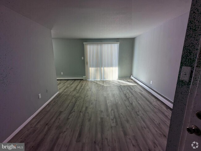 Building Photo - 20 Fort Sumpter Rd Unit E4 Rental