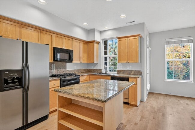 Photo - 5889 NE Alder St