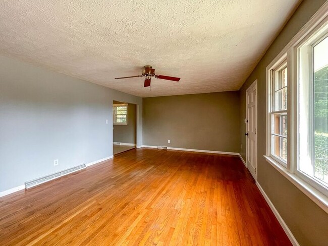 Photo - 58 Longview Rd