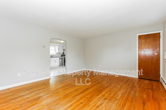 Photo - 18 Crest Ave Unit B- Upstairs