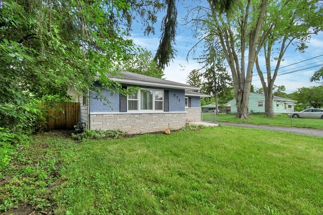 Photo - 272 Collingwood Ave