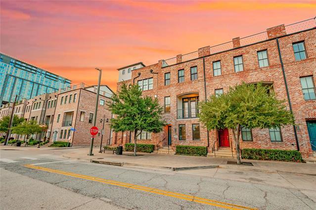 Photo - 620 S Pearl Expy