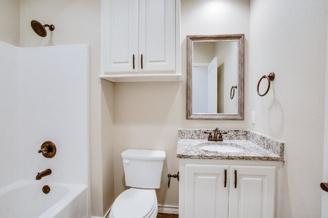 Photo - Beautiful Duplex with lots of Extras